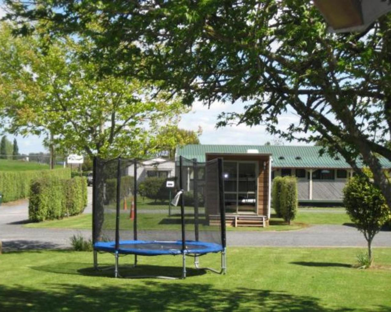 Otorohanga Kiwi Holiday Park Bagian luar foto